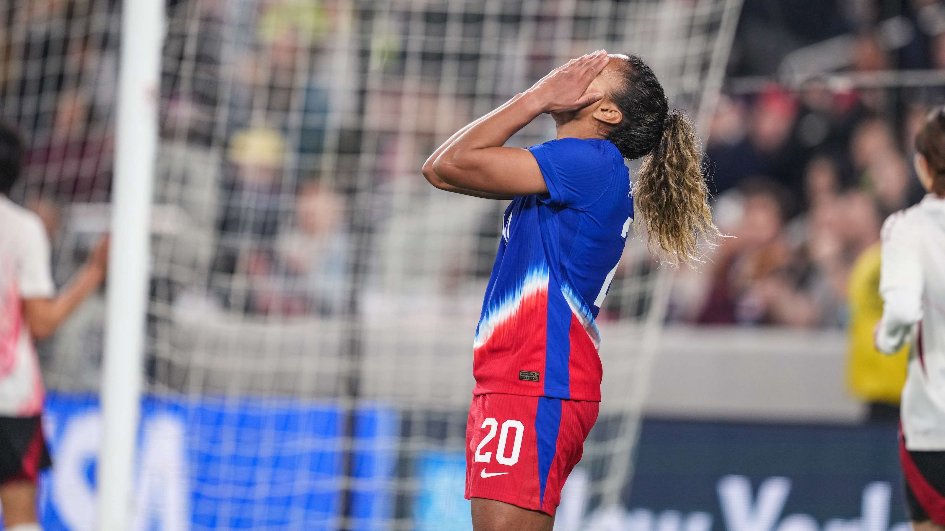 出各种搞笑 出各种搞笑